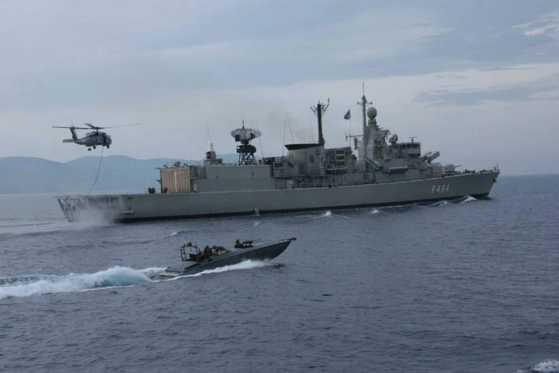 Η φρεγάτα «Νικηφόρος Φωκάς» σπεύδει στην περιοχή που πλέει το BARBAROS – Το ΠΝ κόβει τον «τσαμπουκά» των Τούρκων